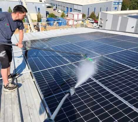 firma de curatare panouri solare in cluj